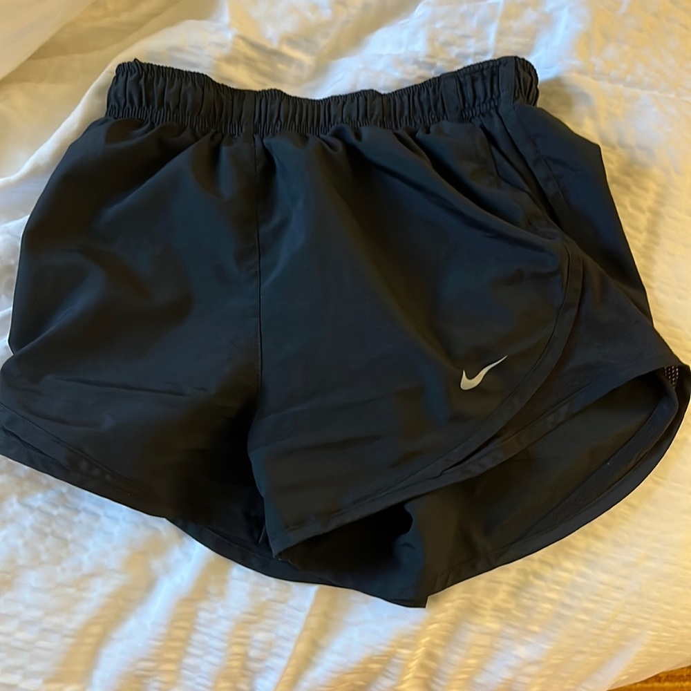 Black nike tempo shorts